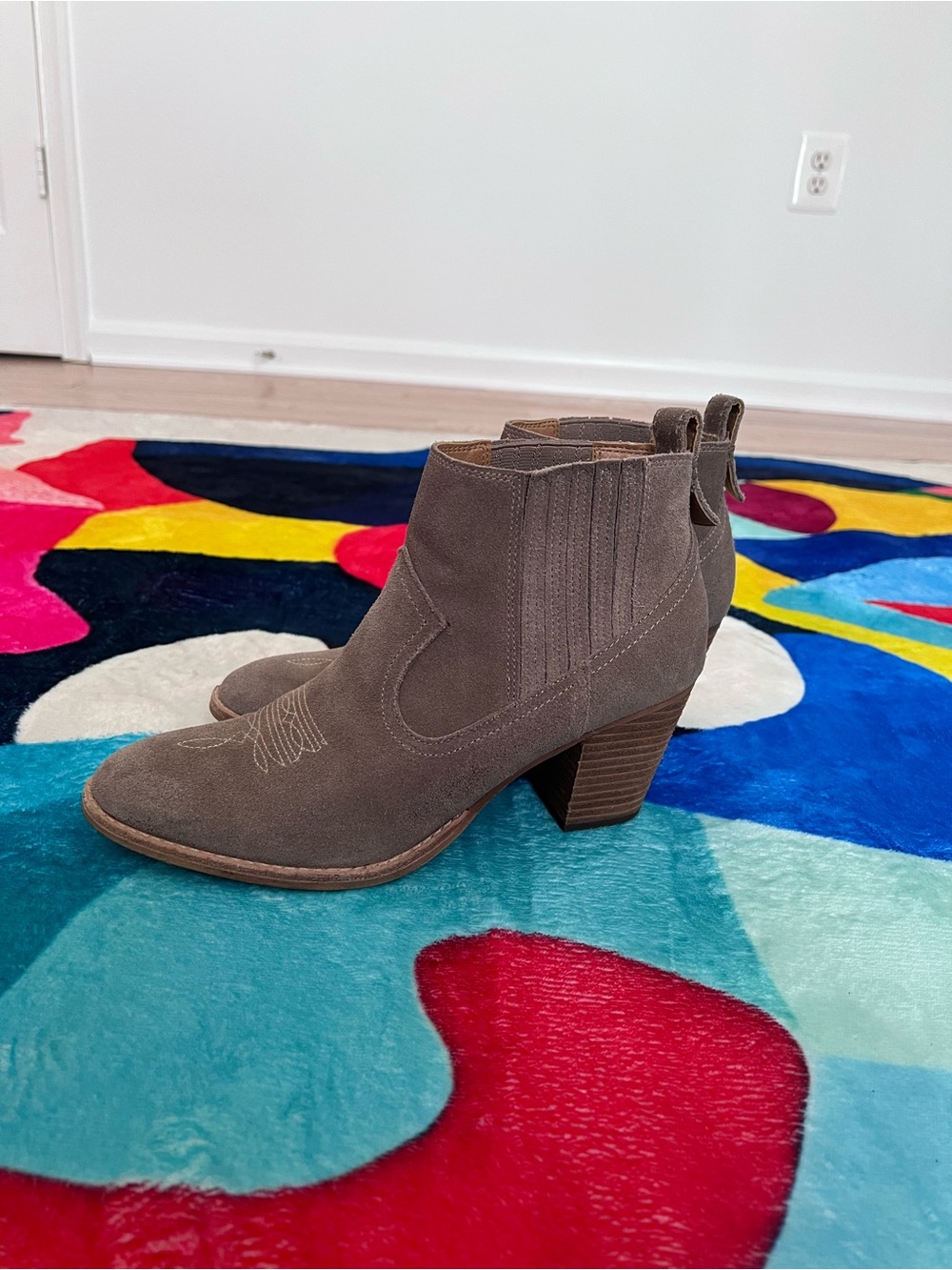 Dolce Vita Jones Chelsea Suede Bootie 9.5